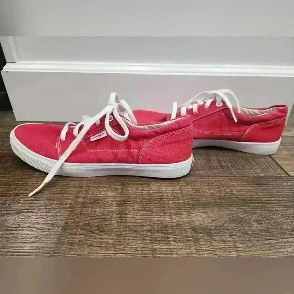 DC  BRISTOL LE Womens Shoes Size 9  RED WHITE Footwear - Picture 1 of 6